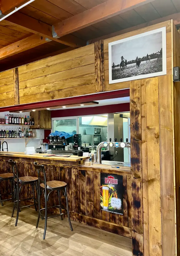 bar bois roadhouse saintes maries de la mer bar roadhouse saintes maries de la mer